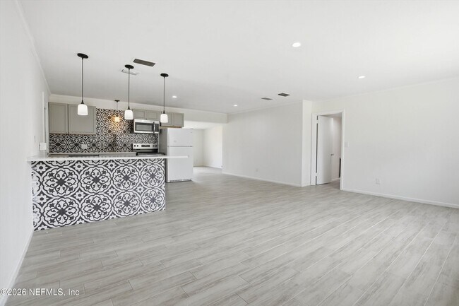 Building Photo - 6713 Provost Rd N