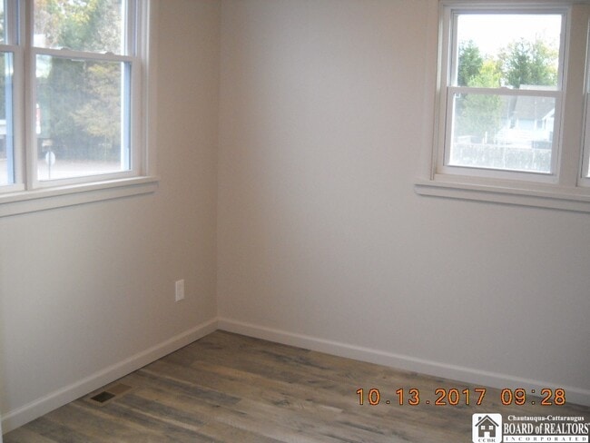 Building Photo - 106 Chautauqua Ave