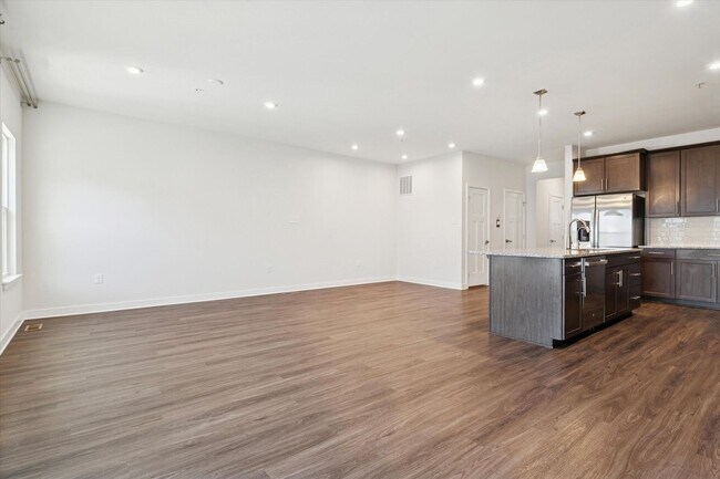 Building Photo - Available Now – Stunning 3BD/2.5BA Townhome in Sought-After Highpoint at Downingtown!