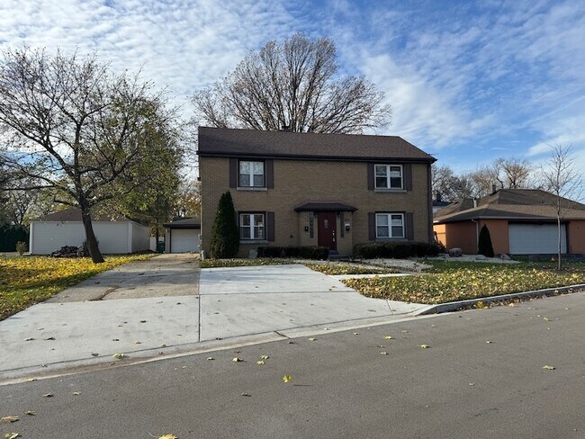 Building Photo - 1111 Lincoln St