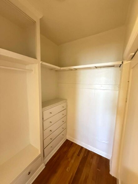 Building Photo - 3950 W 8th St