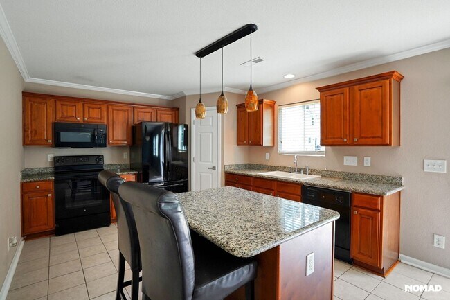Building Photo - Charming 4BR House in Whitsett