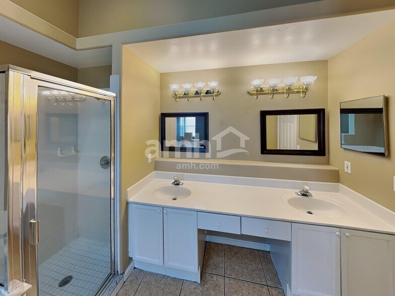 Building Photo - 6673 Bouganvillea Crescent Dr