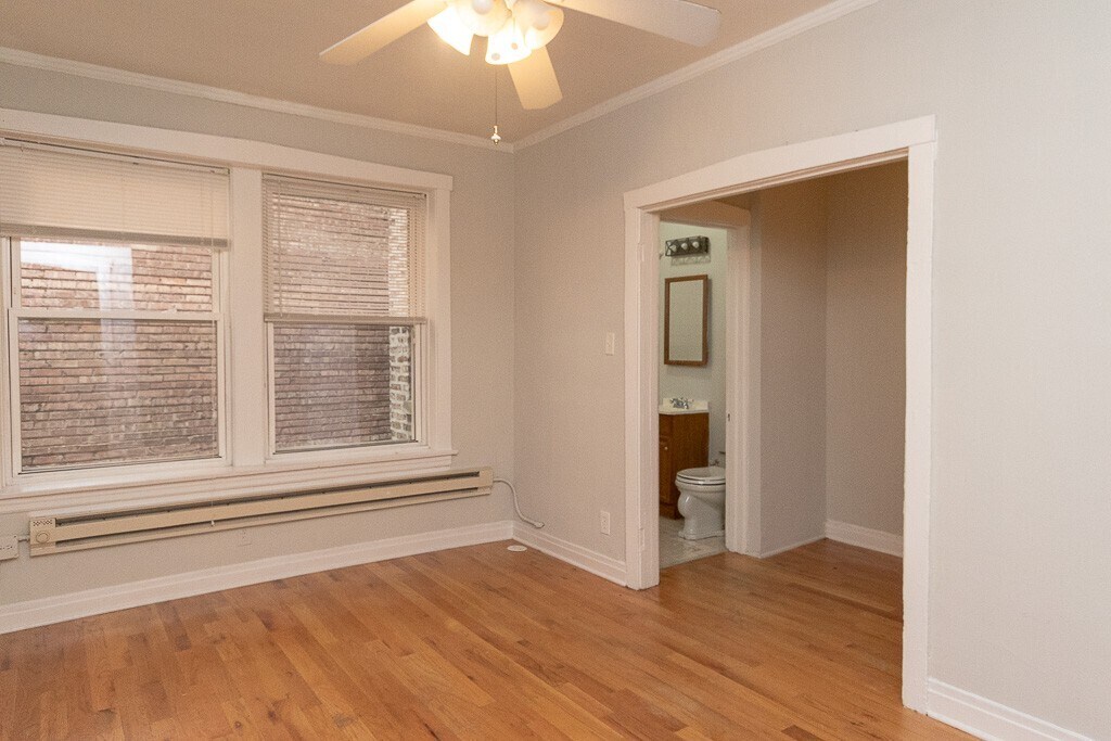 Building Photo - 457 W Melrose St