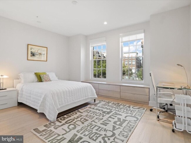 Building Photo - 1701 16th St N