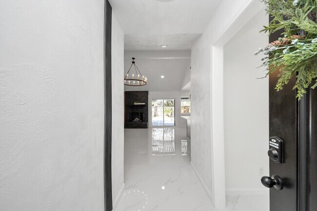 Building Photo - 22810 Deville Dr