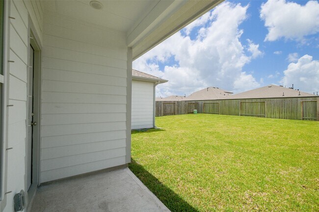 Building Photo - 1210 Scarlet Crk Dr