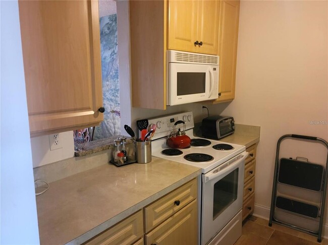 Building Photo - 7405 Bay Island Dr S