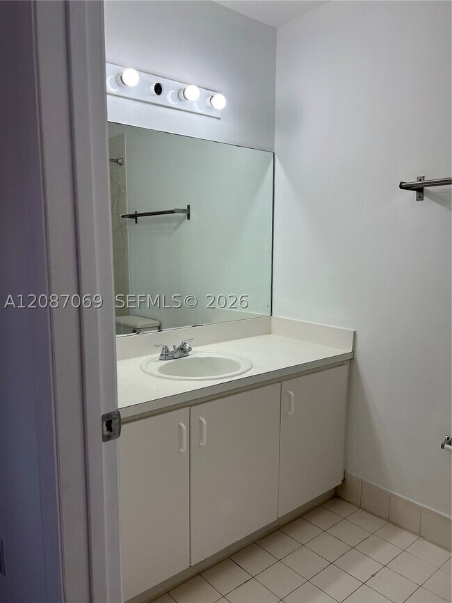 Building Photo - 1153 NW 123rd Pl