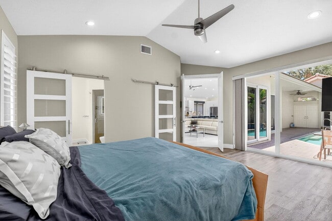 Building Photo - 5063 Ventura Dr