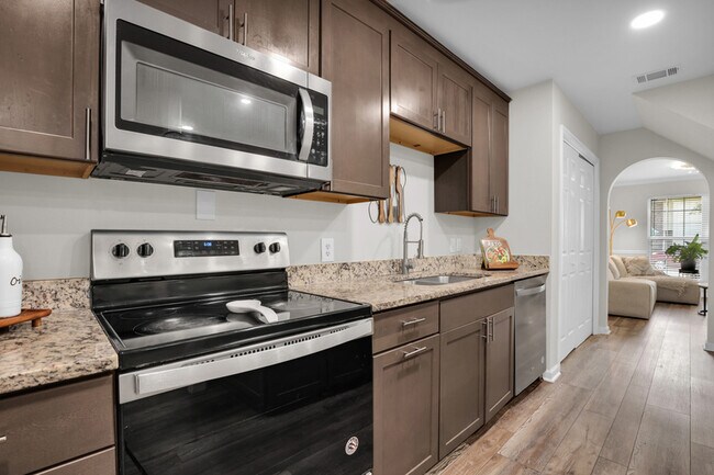 Building Photo - 136 Meadowside Ln