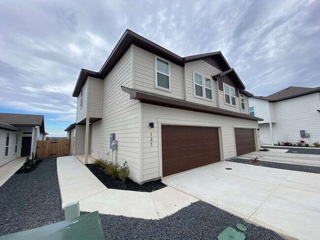 Building Photo - Want luxury living in Medina County...Look no further...Amanda Park is it!