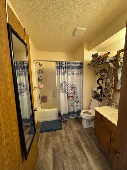 Bathroom - 620 Lynn Dr