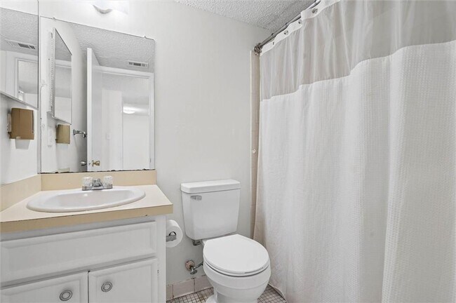 Building Photo - 119 Riverbend Dr