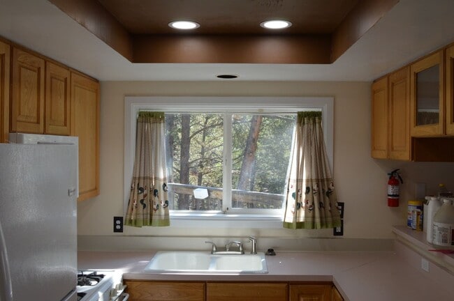 Building Photo - Tranquil Acres Home