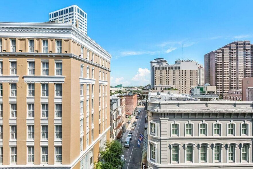Building Photo - 201 Magazine St