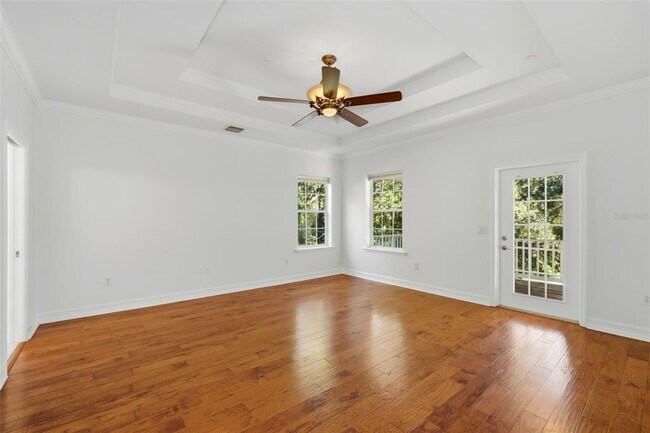 Building Photo - 815 Lake Evalyn Dr