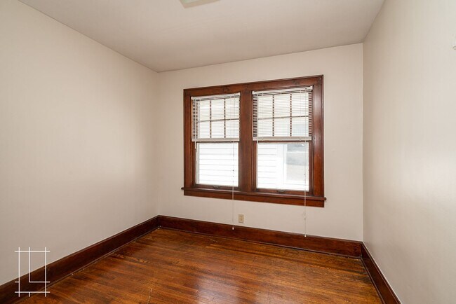 Building Photo - 1448-1450 Summit St.