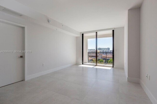 Building Photo - 301 Altara Ave