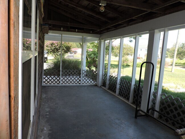 Building Photo - 2774 E River Rd