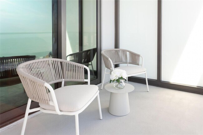 Building Photo - 580 72nd St