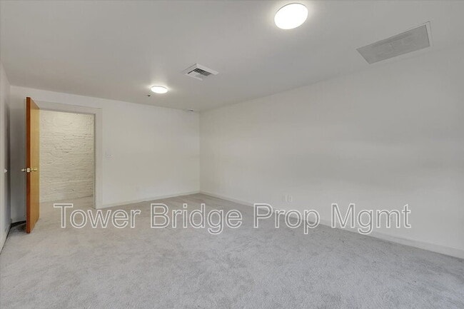 Building Photo - 122 I St