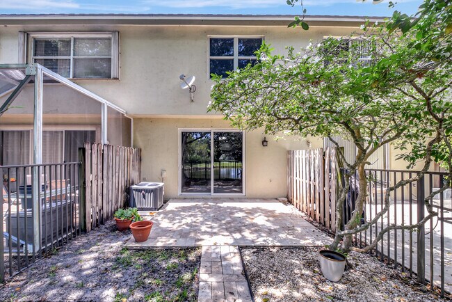 Building Photo - 6306 Crescent Lake Way
