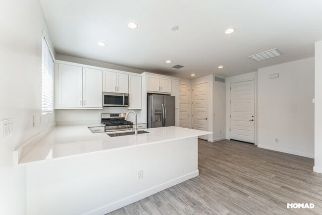 Building Photo - Charming 1BR Condo in San Tan Valley (Util...