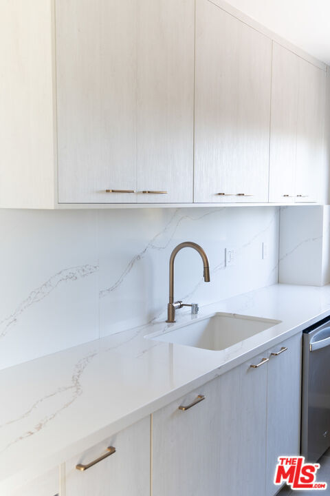 Building Photo - 8401 Fountain Ave