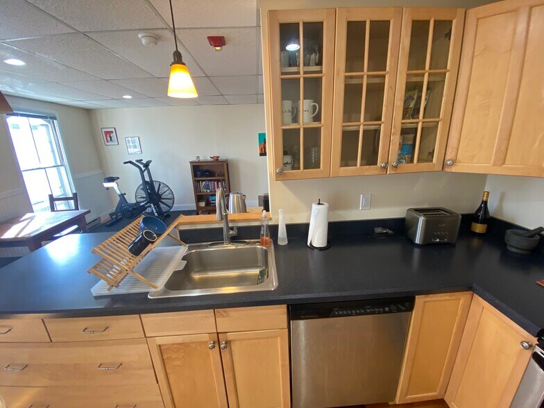 Building Photo - 38 W Main St