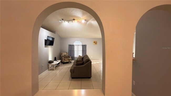 Building Photo - 627 Fisher Ct