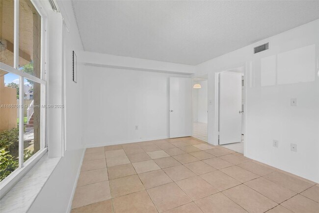 Building Photo - 8615 NW 5th Terrace