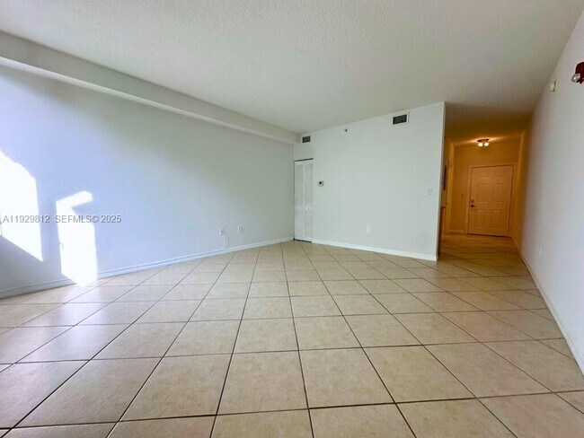 Building Photo - 2630 SW 28th St