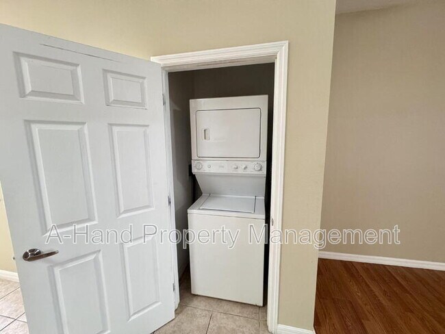 Building Photo - 1413 Retreat Cir