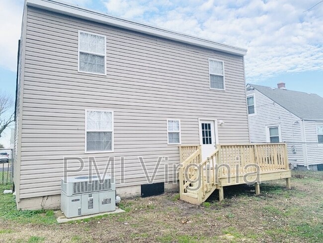Building Photo - 3105 Brighton St