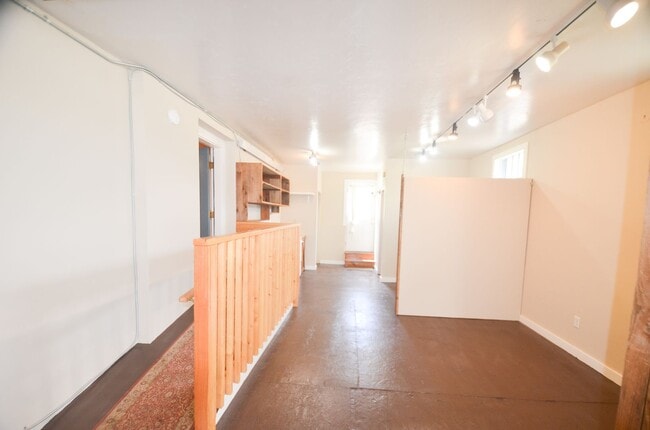 Building Photo - Commercial and Residential Option! Main St Alma!