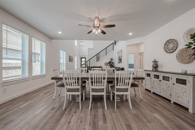 Building Photo - 430 W Cascade Heights Dr