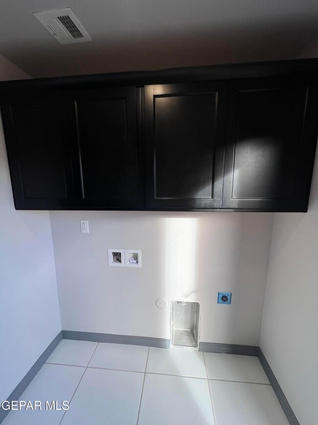 Building Photo - 807 HC Gilbert Minjares Dr