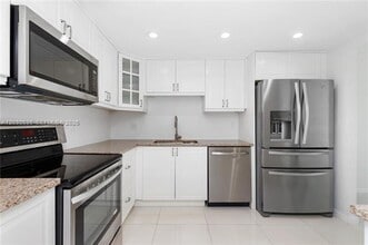 Building Photo - 210 Seaview Dr