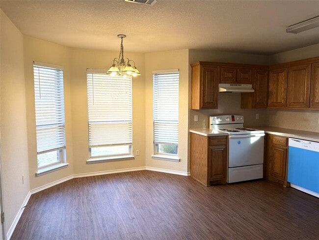 Building Photo - 1605 Paint Brush Dr