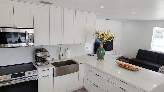 Building Photo - 3447 SW 23rd St