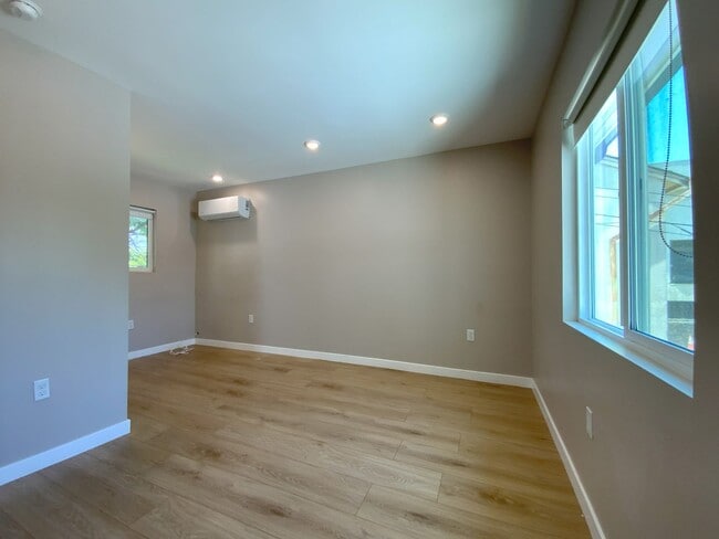 Building Photo - Discover Modern Living in Glendale's Newes...