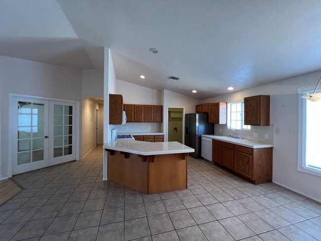 Building Photo - 3 BEDROOM HOME IN THE FOOTHILLS WITH A SPA!