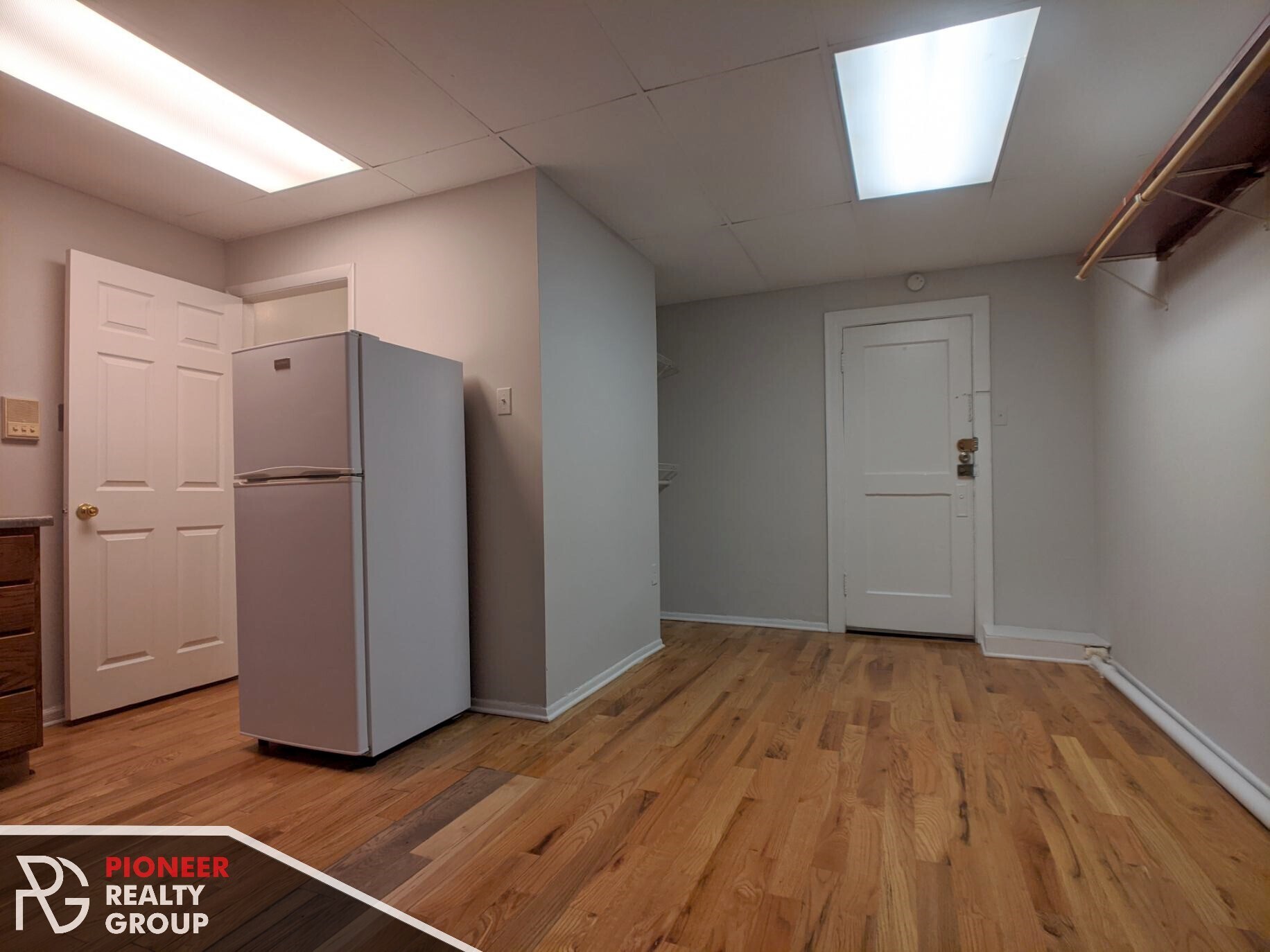 Building Photo - 4635 N Paulina St