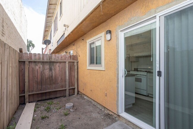 Building Photo - Completely updated 2 Bedrooms / 1.5 Bathrooms in the heart of Guadalupe!