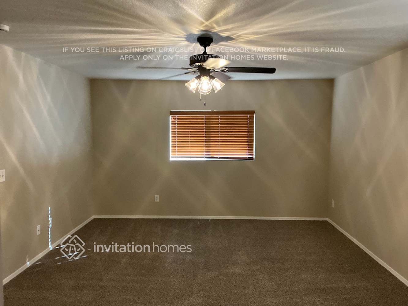 Building Photo - 8913 E Portobello Ave