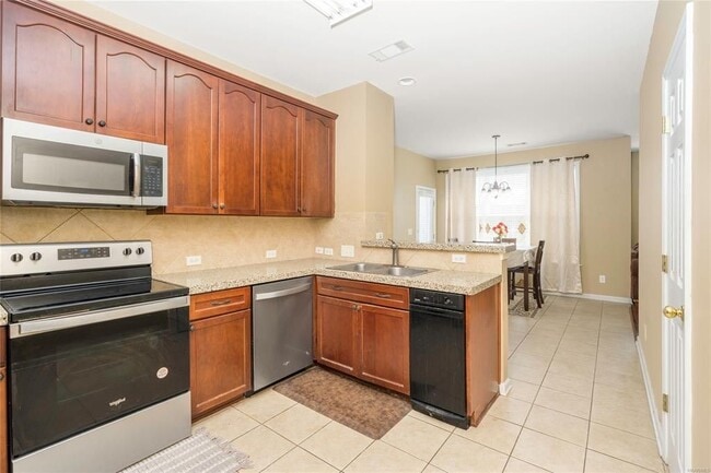 Building Photo - 9425 Chadesberry Ct