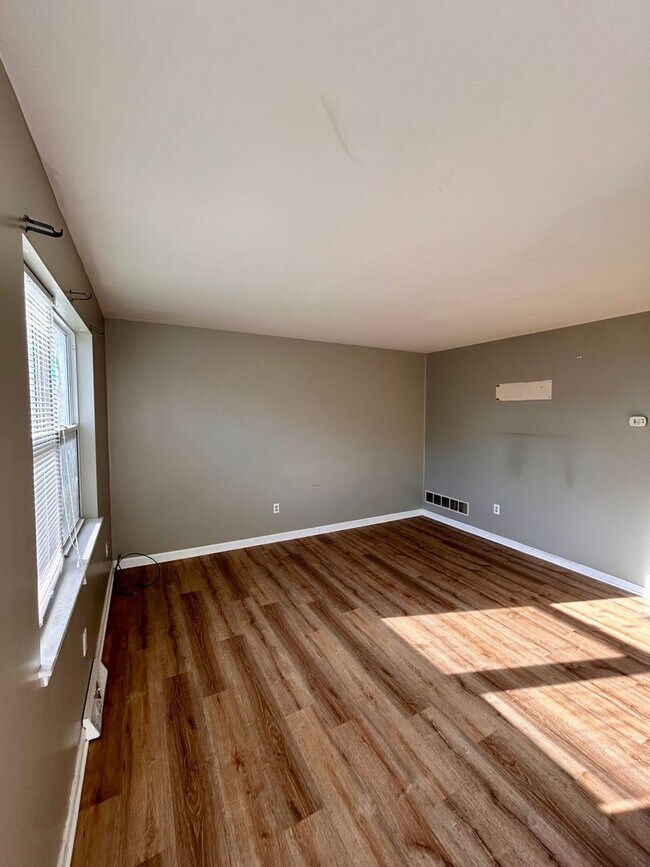 Building Photo - 20 N Poplar Ct