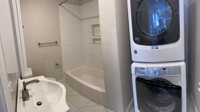 Building Photo - 37 Walnut Pl