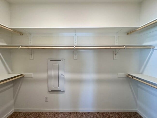 Building Photo - Stunning 2021 built 4 bedroom home for LEA...